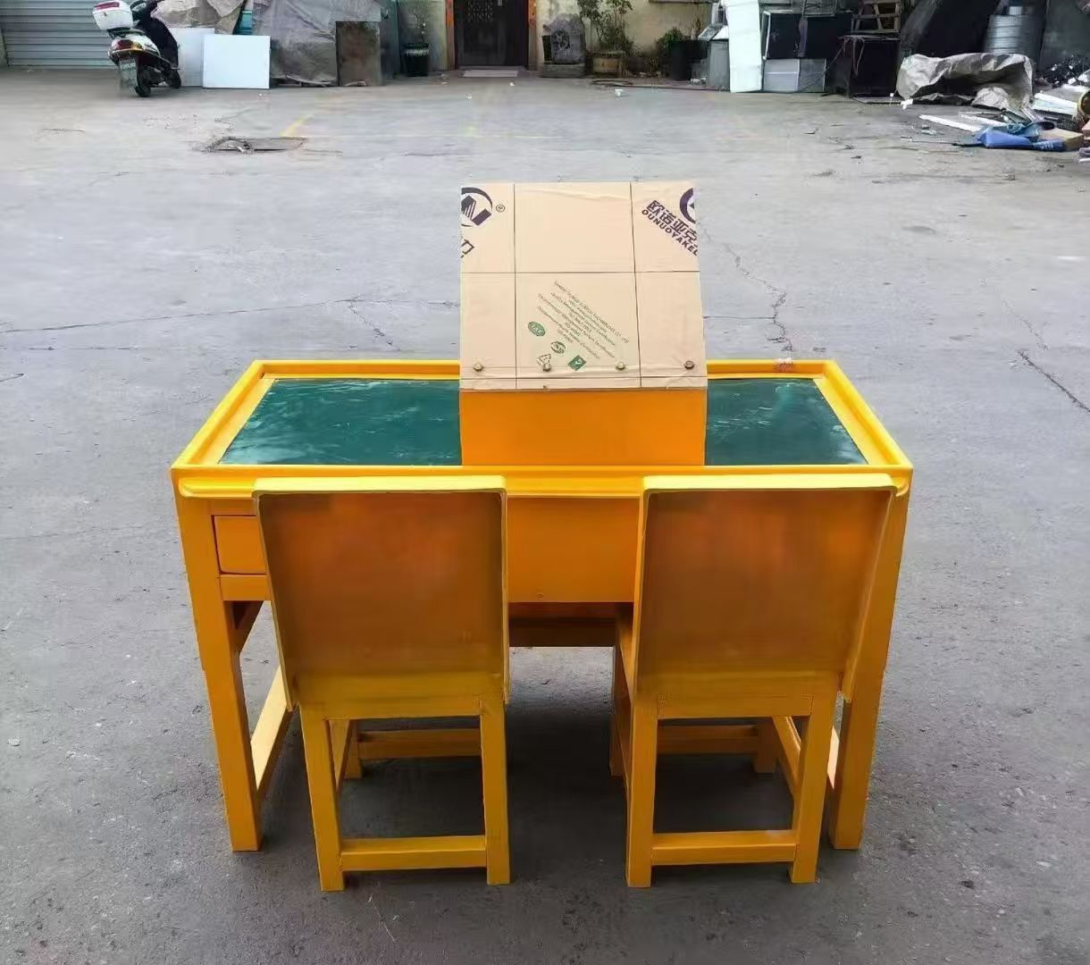 佛山防静电导通桌井下煤矿火工品发放桌：危险品流转的安全守护者